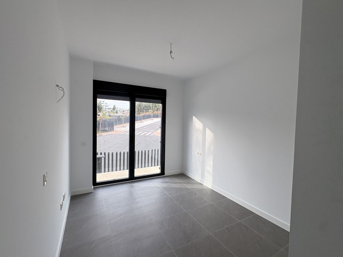 3 Bed Middle Floor Apartment in El Chaparral