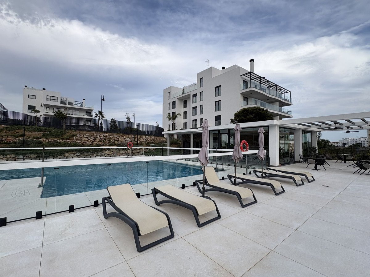3 Bed Middle Floor Apartment in El Chaparral
