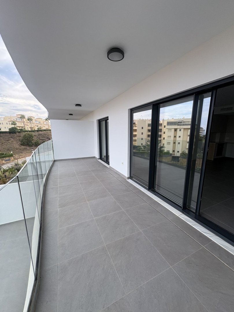 3 Bed Middle Floor Apartment in El Chaparral