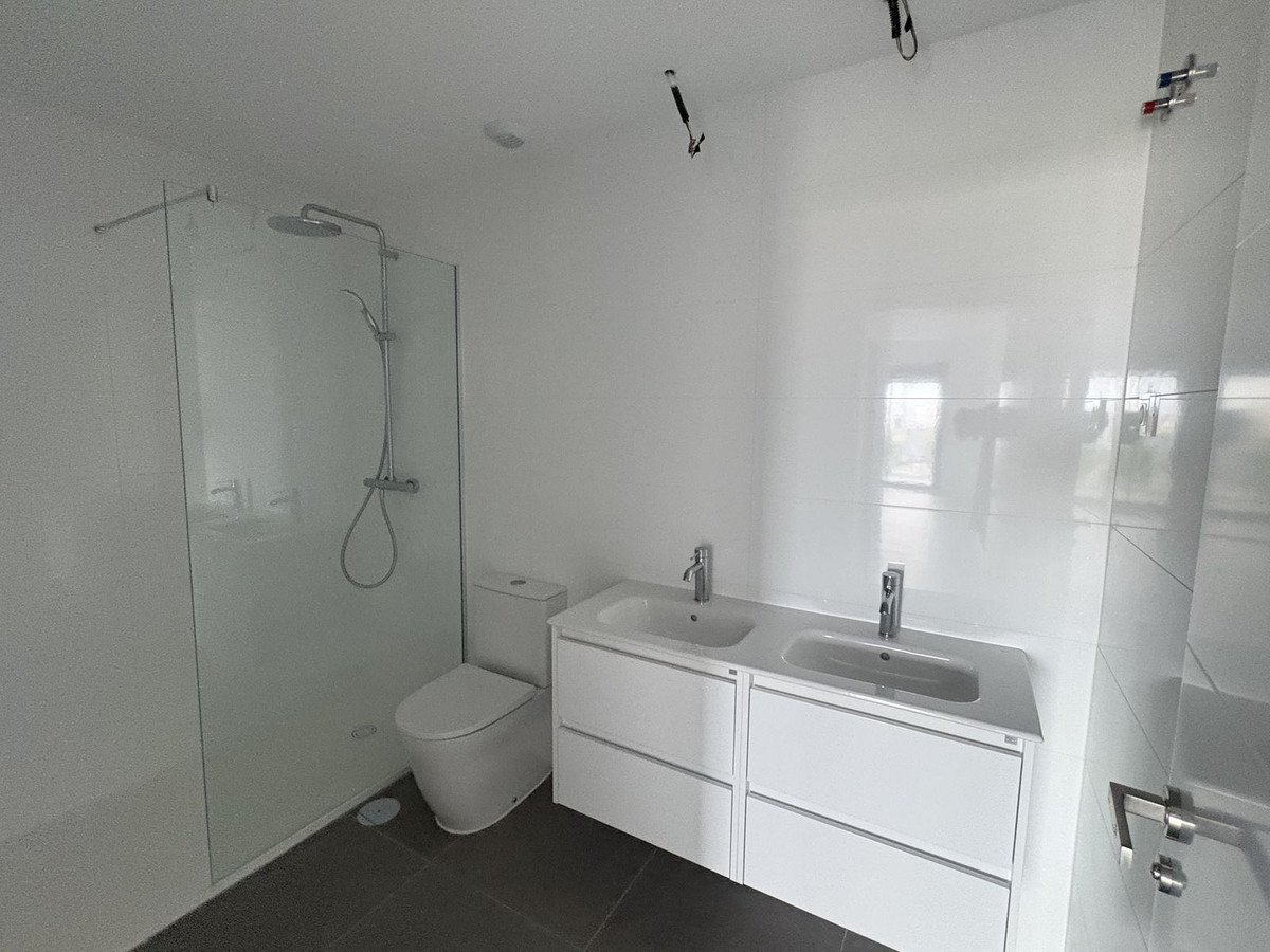 3 Bed Middle Floor Apartment in El Chaparral