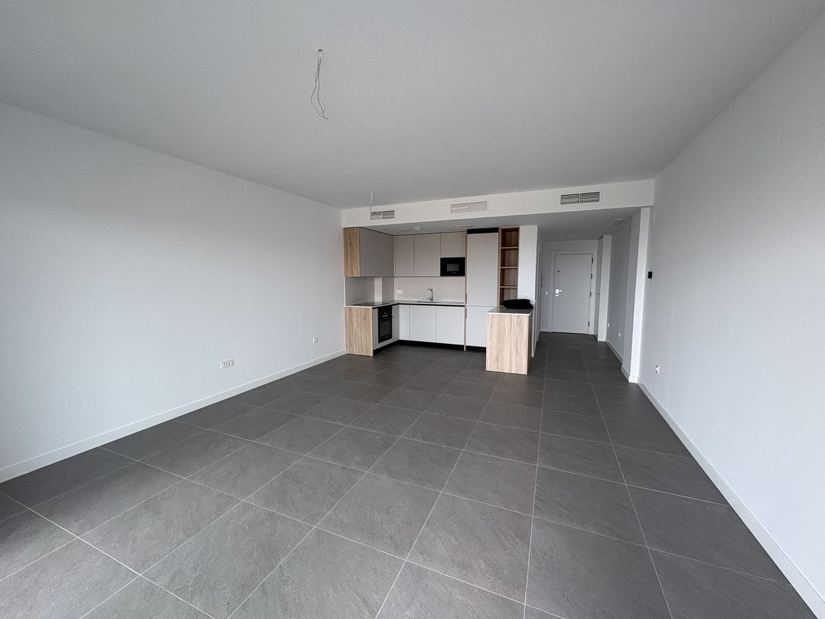 3 Bed Middle Floor Apartment in El Chaparral