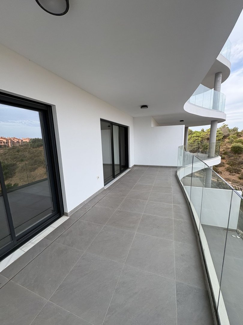 3 Bed Middle Floor Apartment in El Chaparral