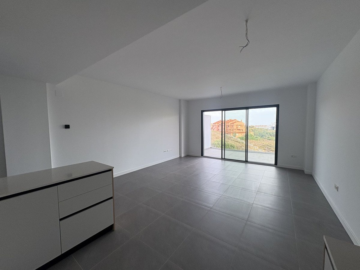 3 Bed Middle Floor Apartment in El Chaparral