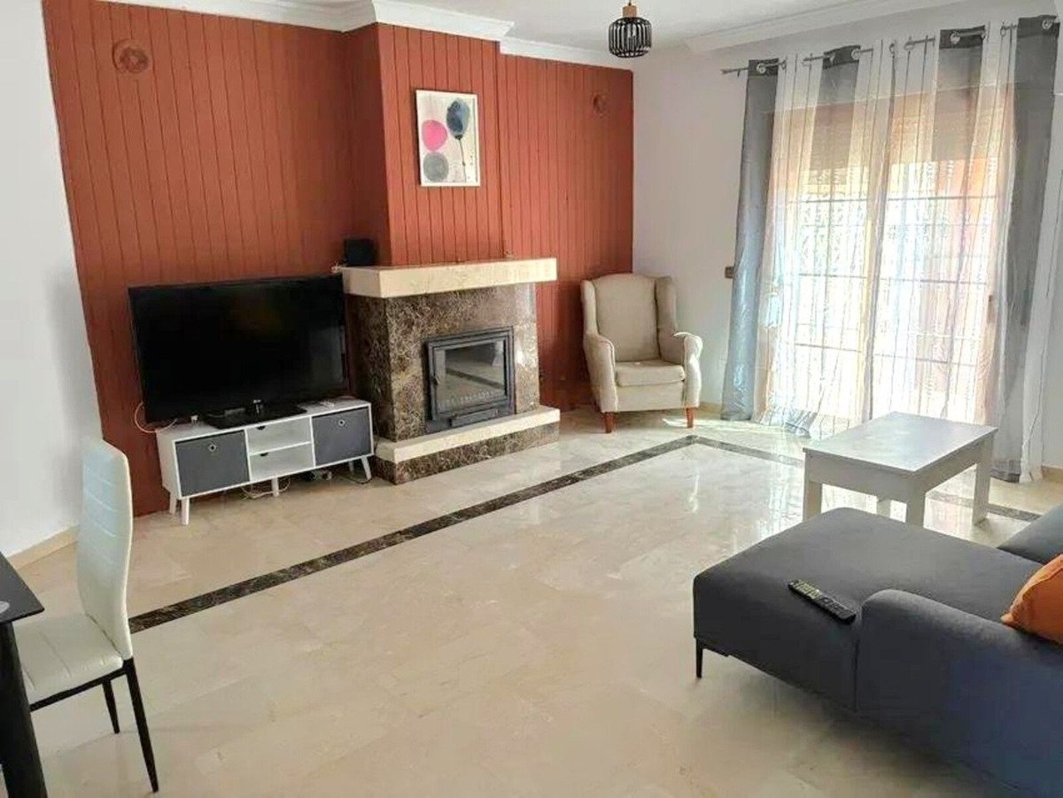 4 Bed Semi-Detached House in Cancelada