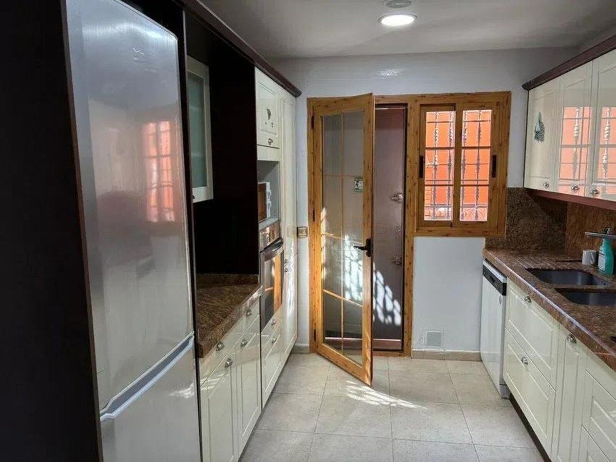 4 Bed Semi-Detached House in Cancelada