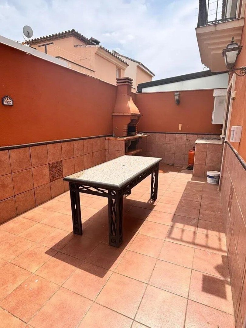 4 Bed Semi-Detached House in Cancelada