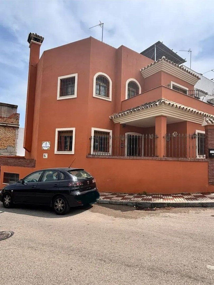 4 Bed Semi-Detached House in Cancelada