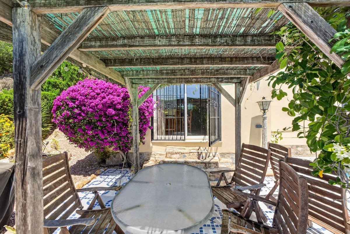 5 Bed Detached Villa in Orihuela Costa
