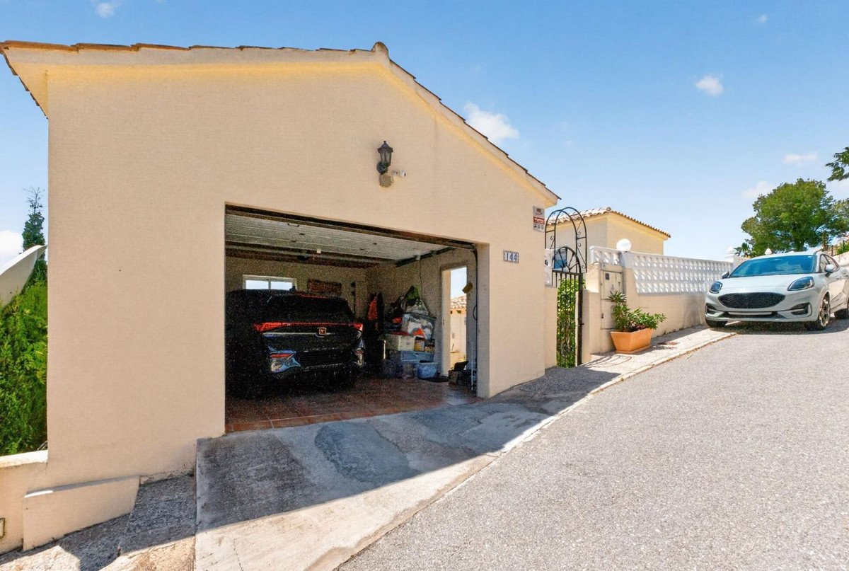5 Bed Detached Villa in Orihuela Costa