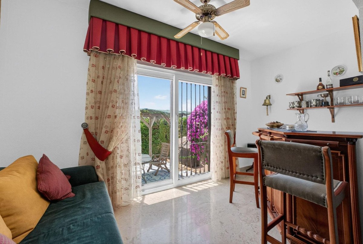 5 Bed Detached Villa in Orihuela Costa