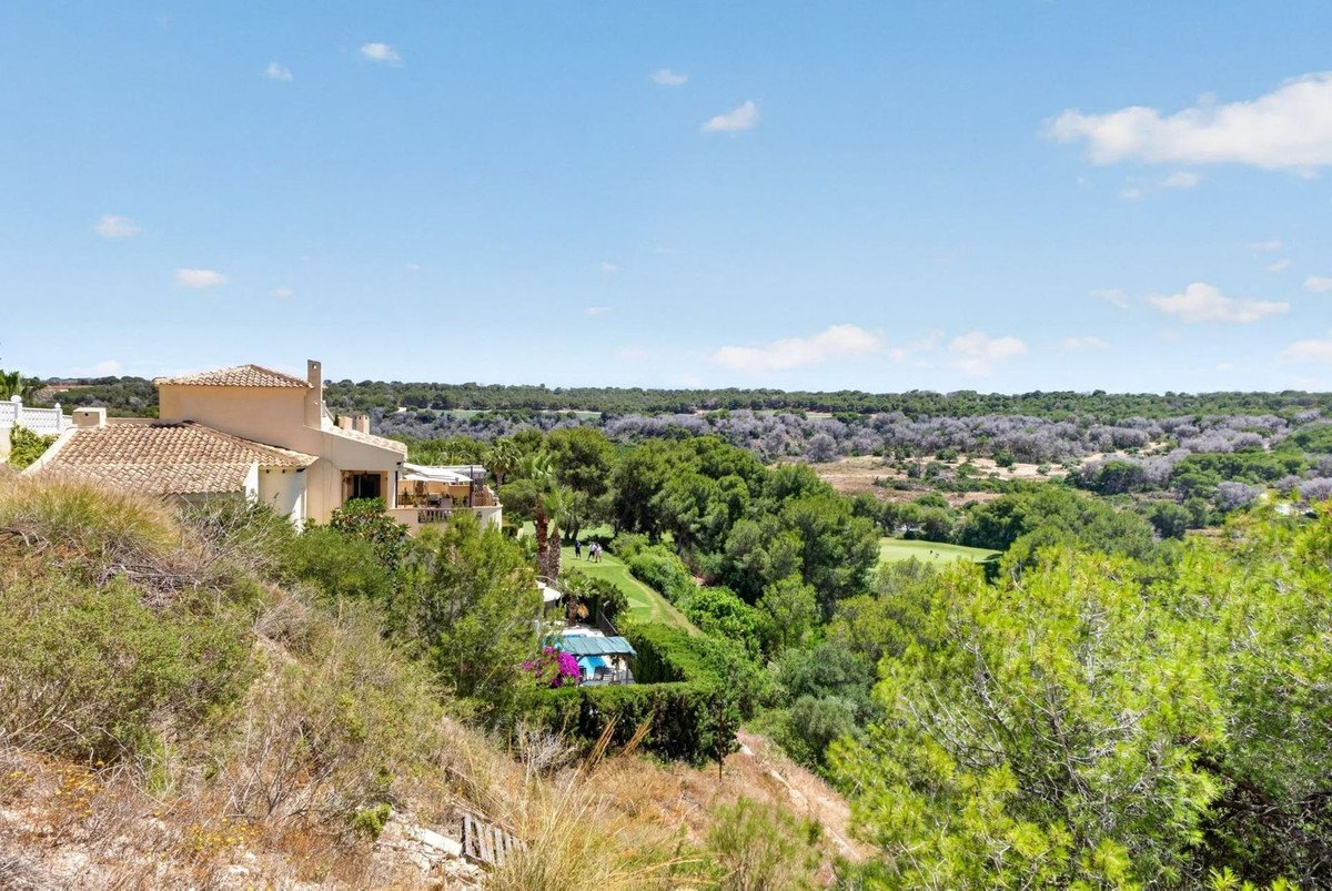 5 Bed Detached Villa in Orihuela Costa