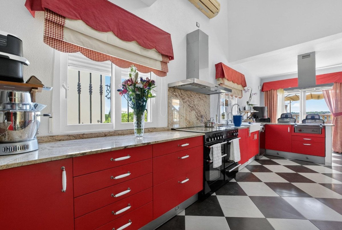 5 Bed Detached Villa in Orihuela Costa