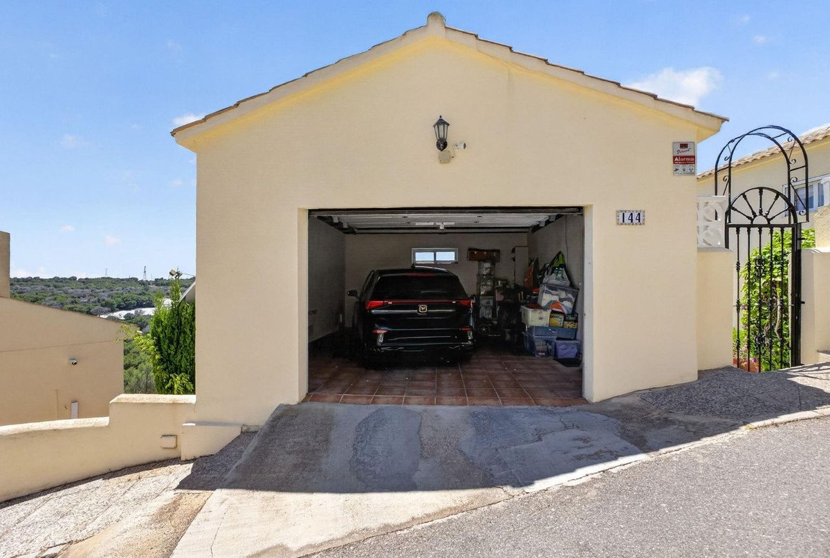 5 Bed Detached Villa in Orihuela Costa