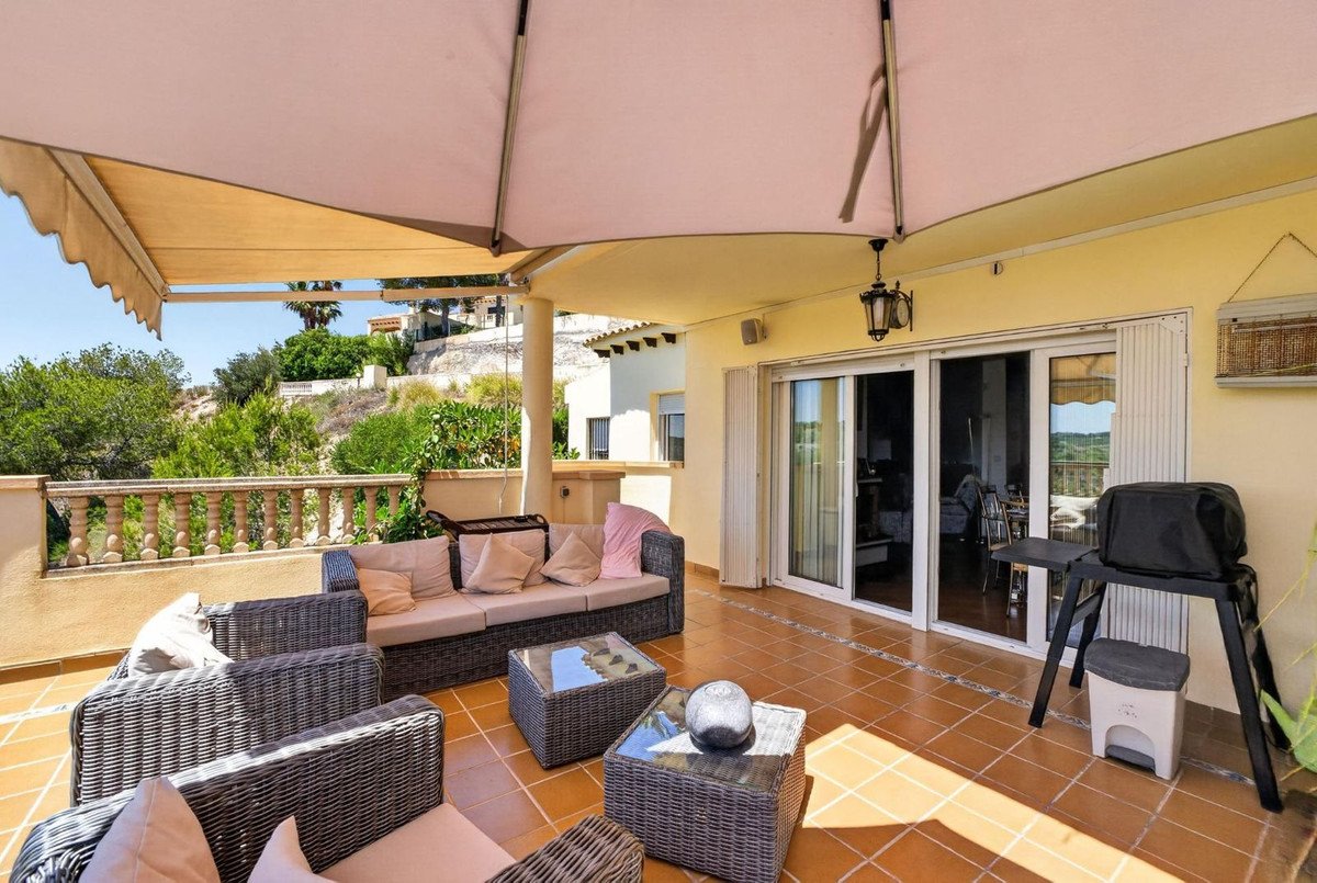 5 Bed Detached Villa in Orihuela Costa