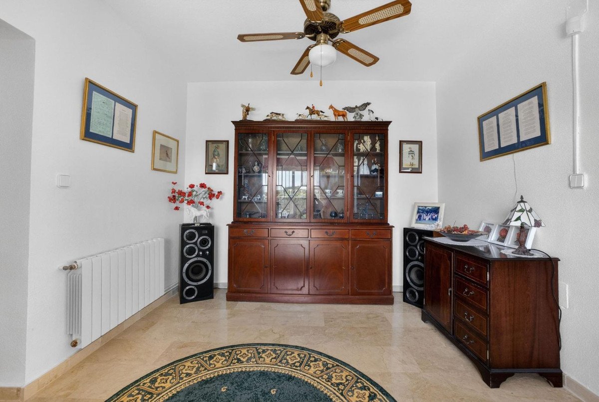 5 Bed Detached Villa in Orihuela Costa