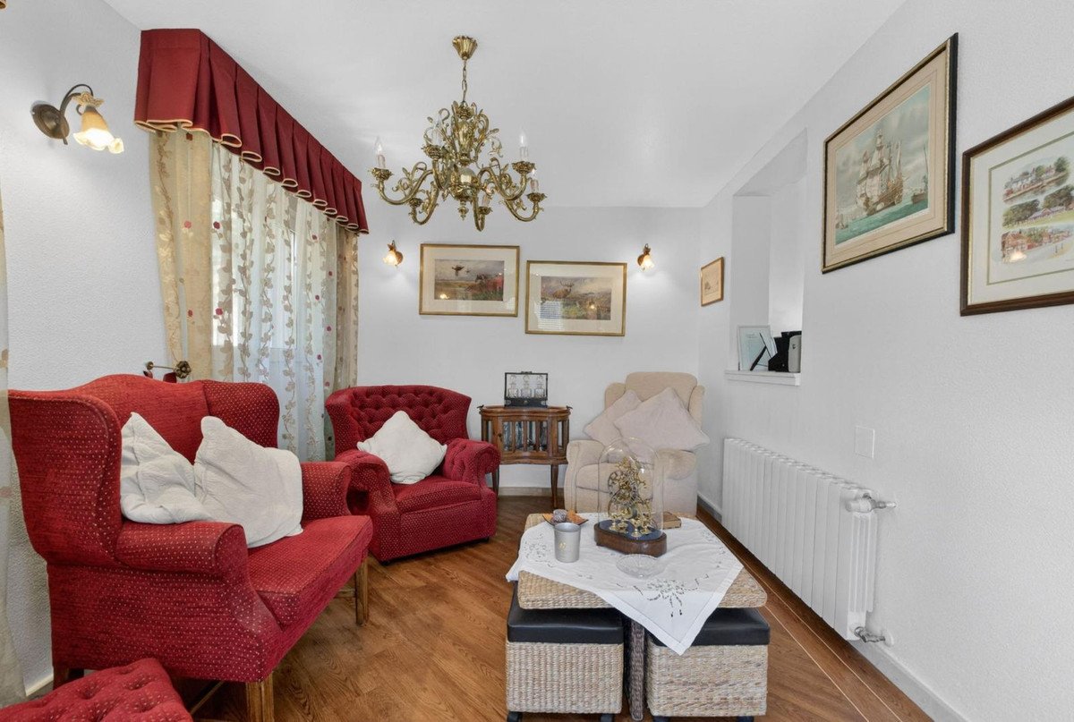5 Bed Detached Villa in Orihuela Costa