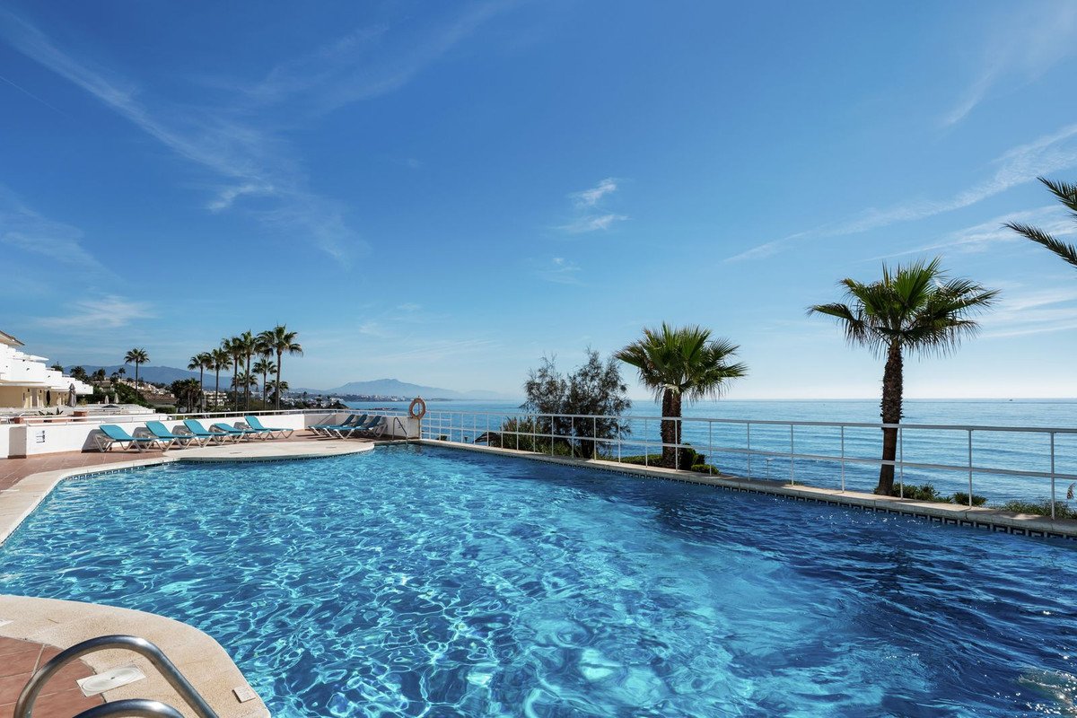 2 Bed Ground Floor Apartment in Estepona