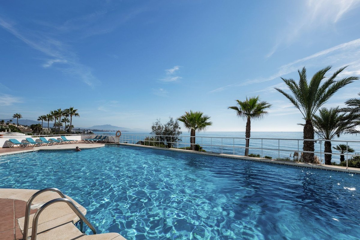 2 Bed Ground Floor Apartment in Estepona