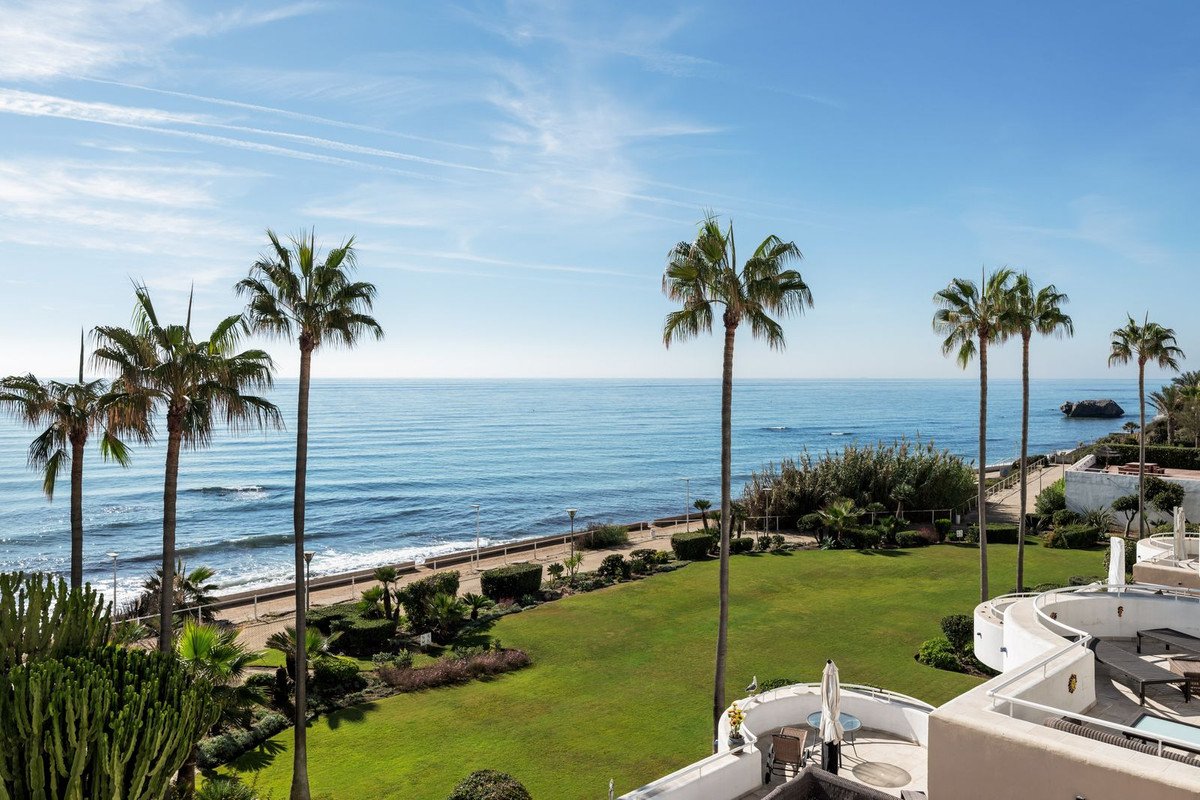 2 Bed Ground Floor Apartment in Estepona