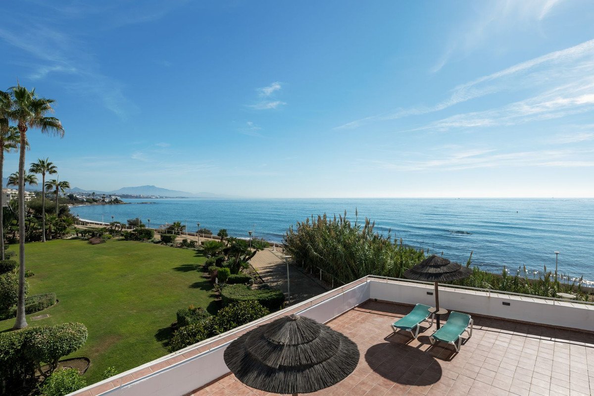 2 Bed Ground Floor Apartment in Estepona