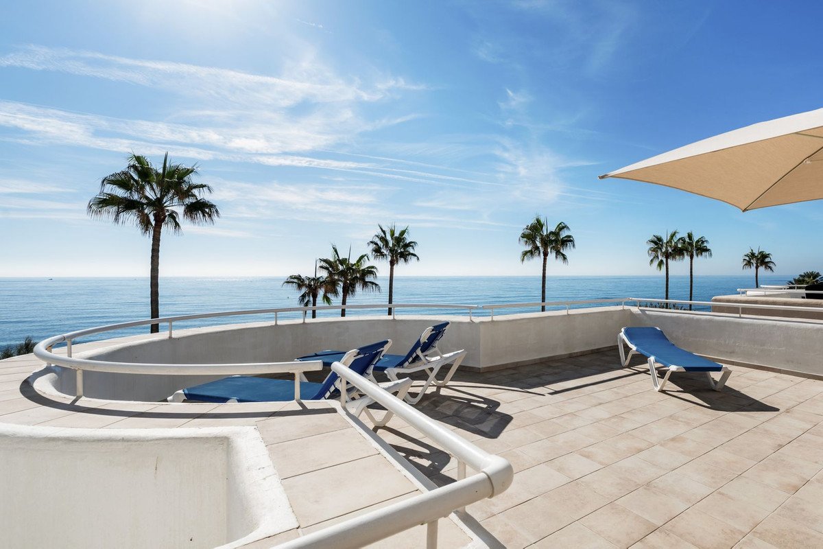 2 Bed Ground Floor Apartment in Estepona