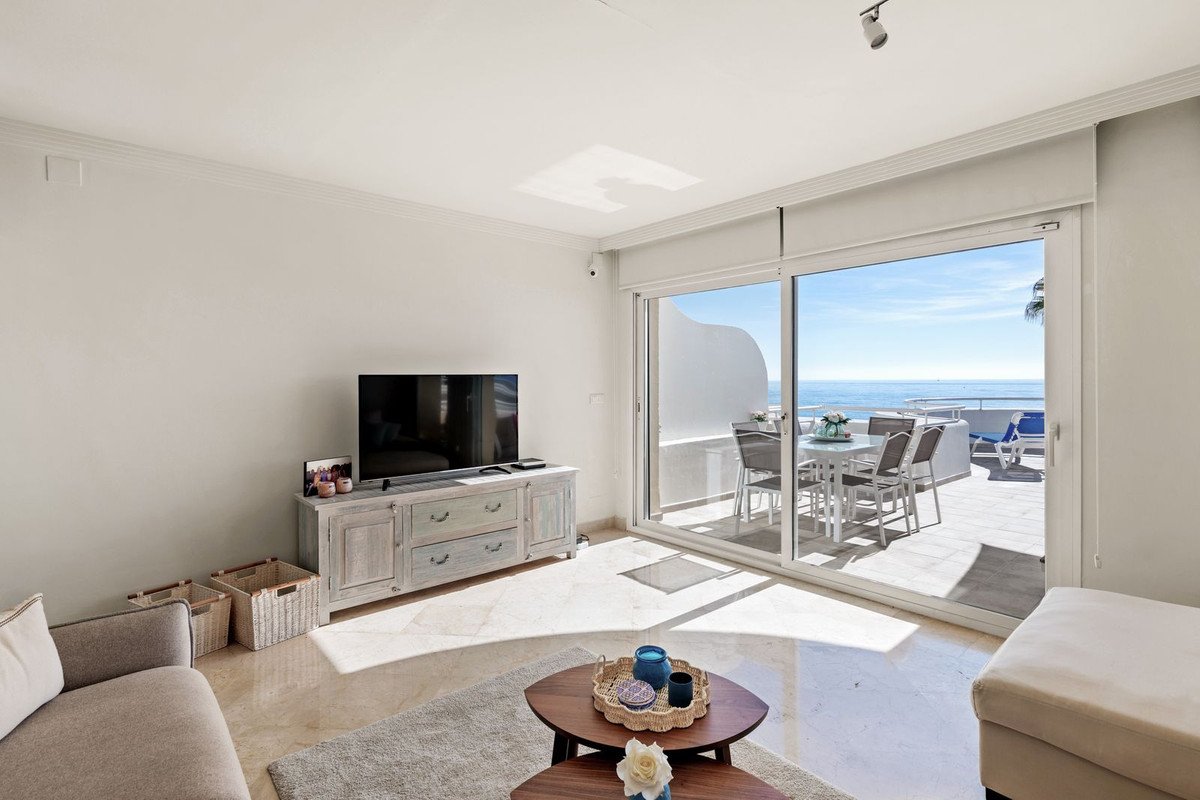 2 Bed Ground Floor Apartment in Estepona