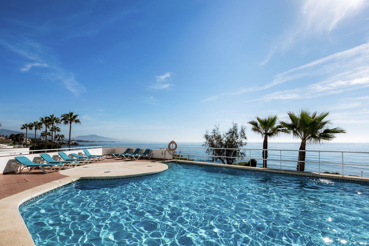 2 Bed Ground Floor Apartment in Estepona