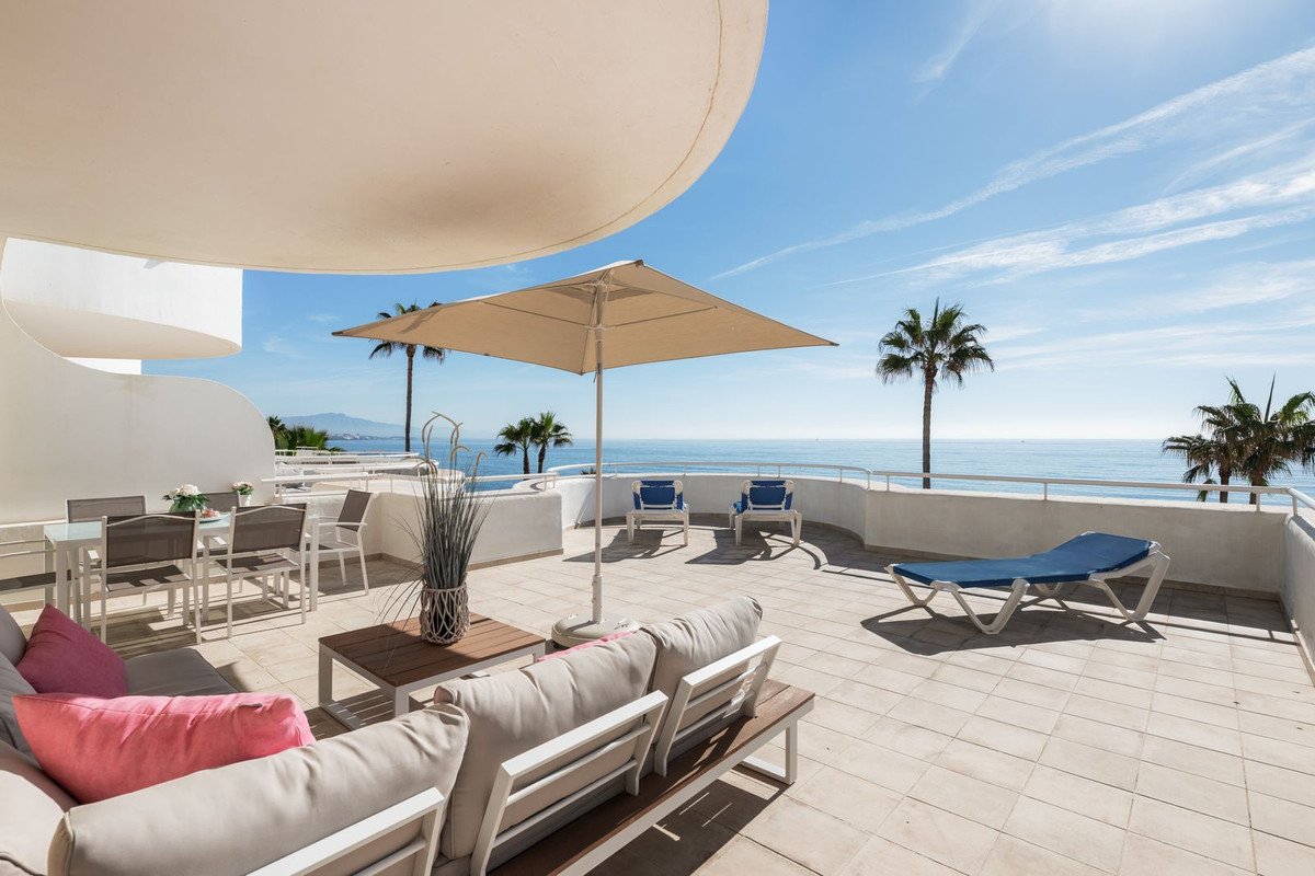 2 Bed Ground Floor Apartment in Estepona