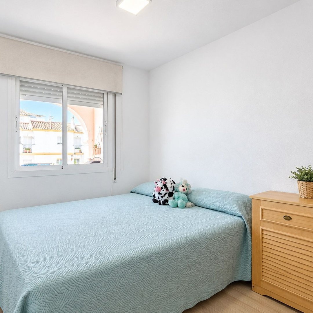 5 Bed Top Floor Apartment in Estepona