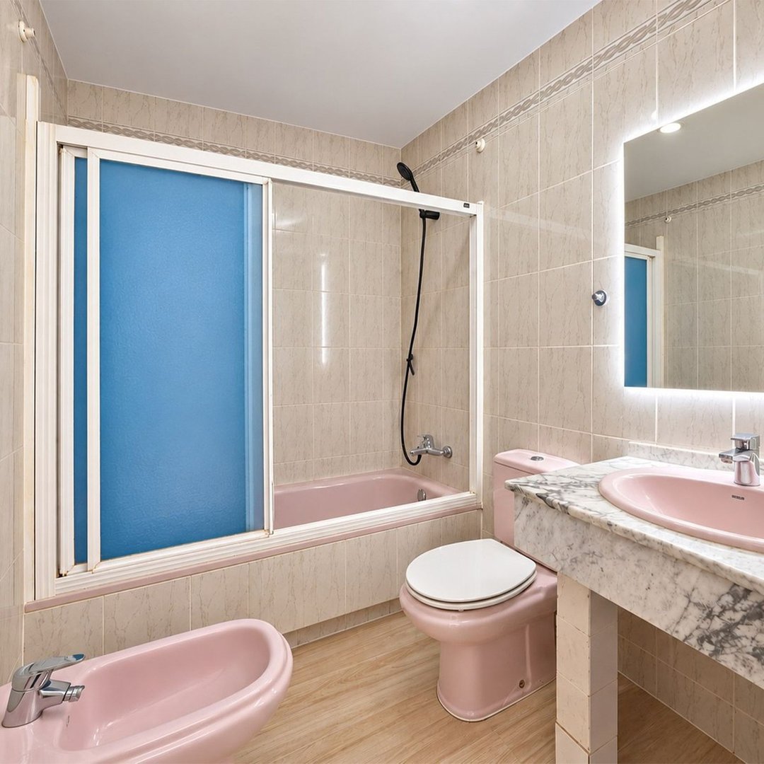 5 Bed Top Floor Apartment in Estepona