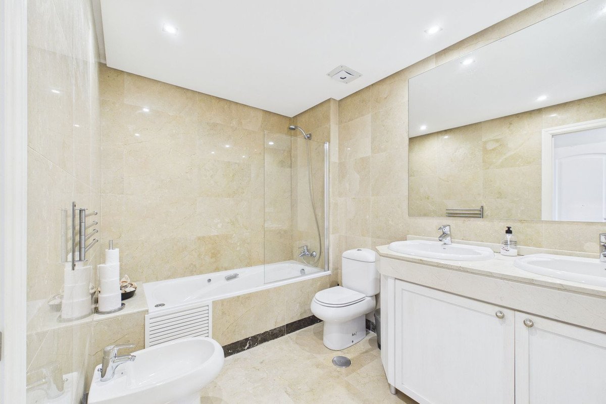 3 Bed Middle Floor Apartment in La Alcaidesa