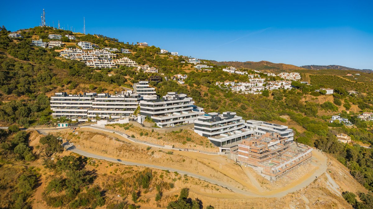 2 Bed Ground Floor Apartment in Altos de los Monteros