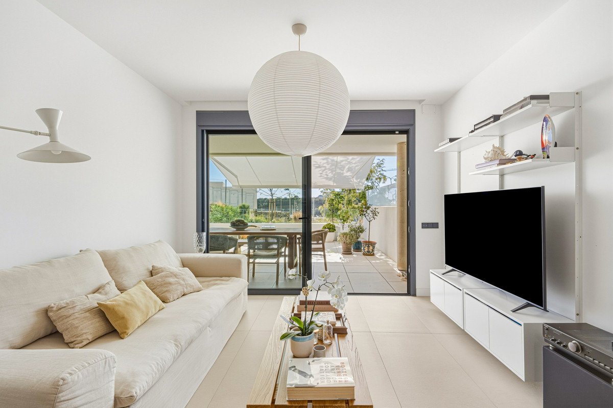 2 Bed Ground Floor Apartment in Altos de los Monteros