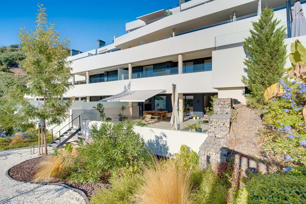 2 Bed Ground Floor Apartment in Altos de los Monteros