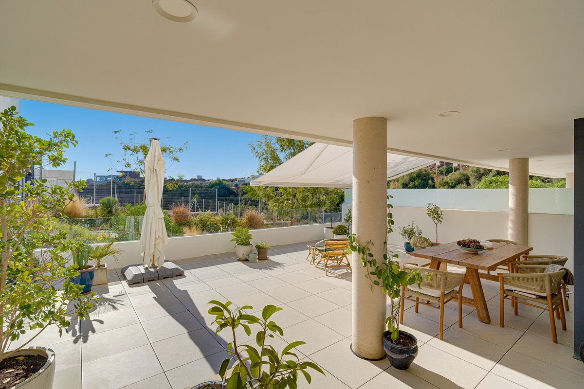 2 Bed Ground Floor Apartment in Altos de los Monteros