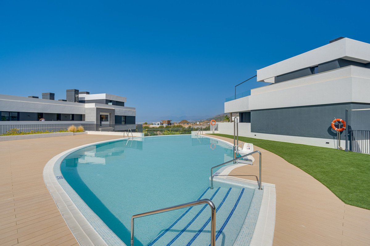2 Bed Ground Floor Apartment in Altos de los Monteros