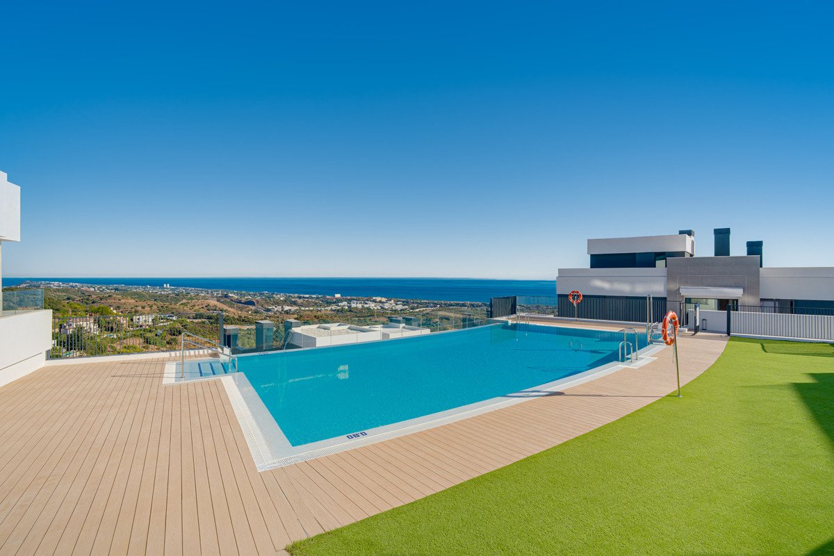 2 Bed Ground Floor Apartment in Altos de los Monteros