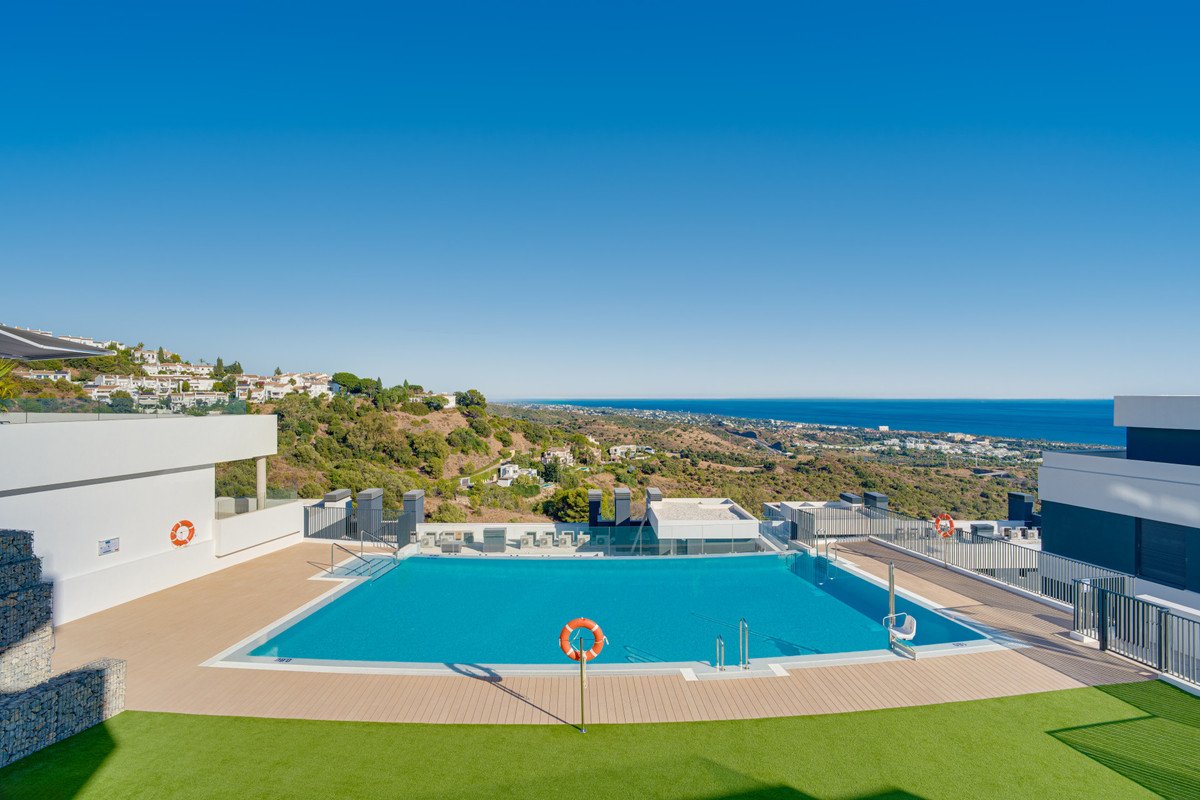 2 Bed Ground Floor Apartment in Altos de los Monteros