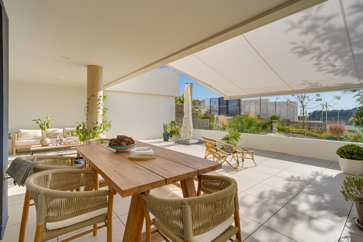 2 Bed Ground Floor Apartment in Altos de los Monteros