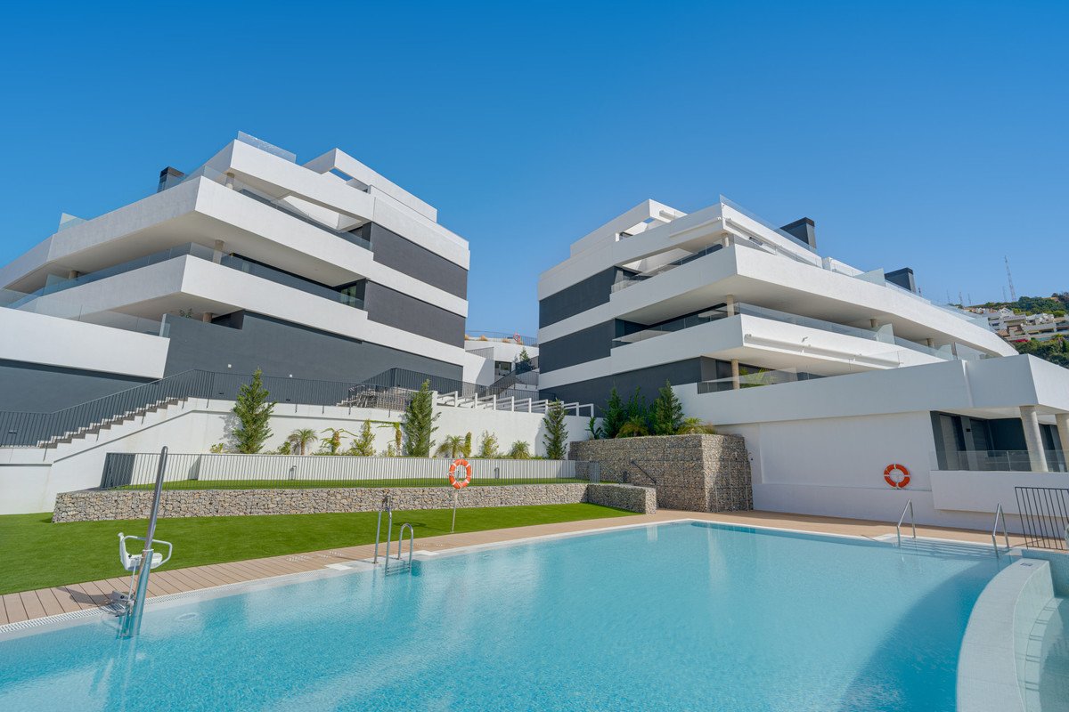 2 Bed Ground Floor Apartment in Altos de los Monteros