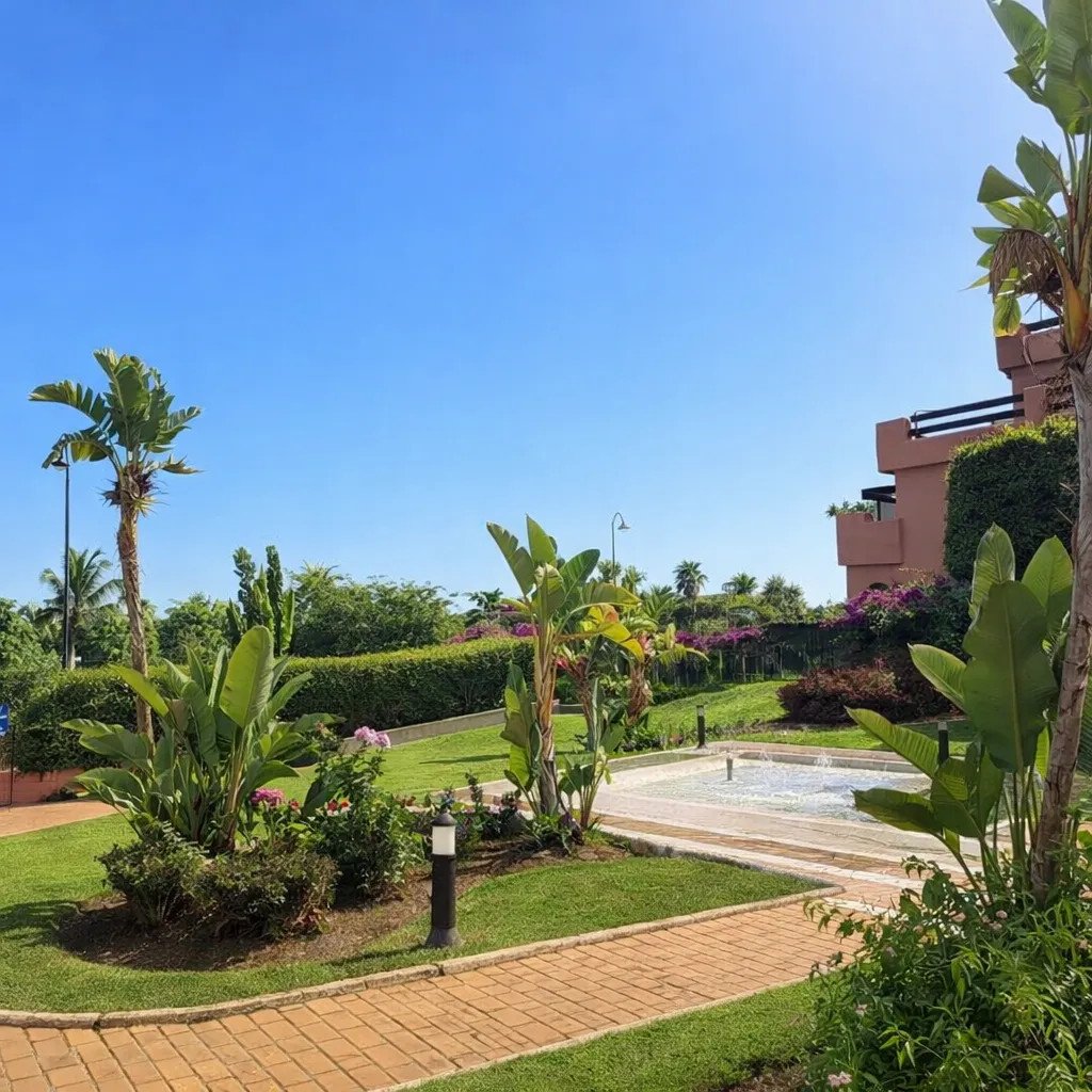 2 Bed Middle Floor Apartment in Estepona