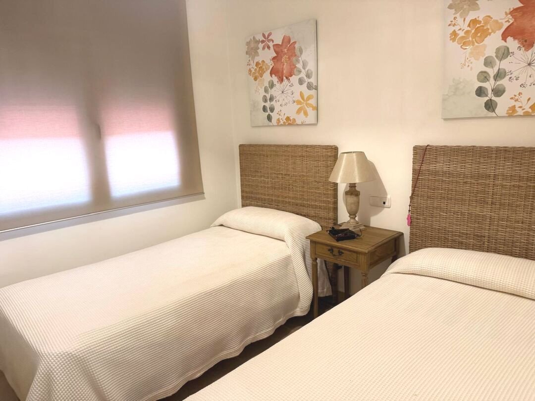 2 Bed Middle Floor Apartment in Estepona