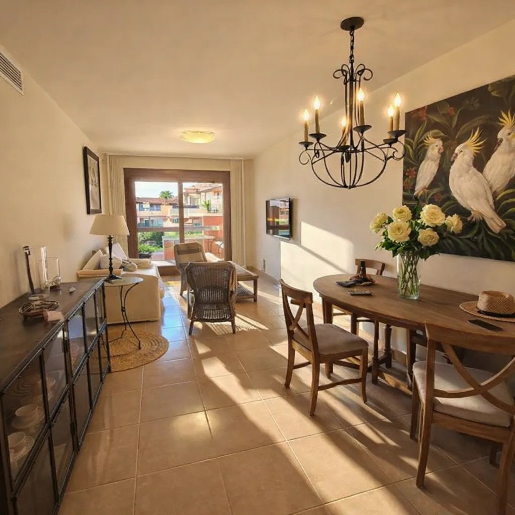 2 Bed Middle Floor Apartment in Estepona