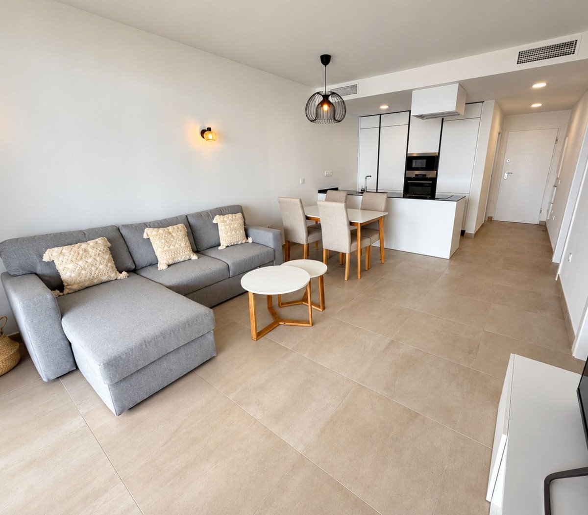 2 Bed Middle Floor Apartment in Higueron
