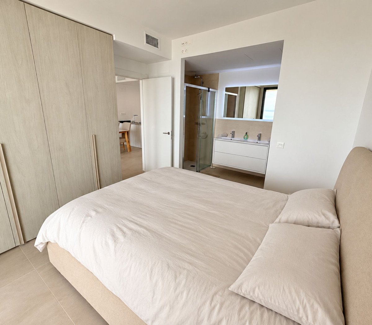 2 Bed Middle Floor Apartment in Higueron