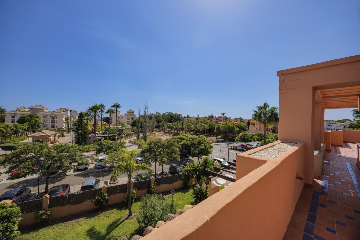 5 Bed Penthouse Duplex in Estepona