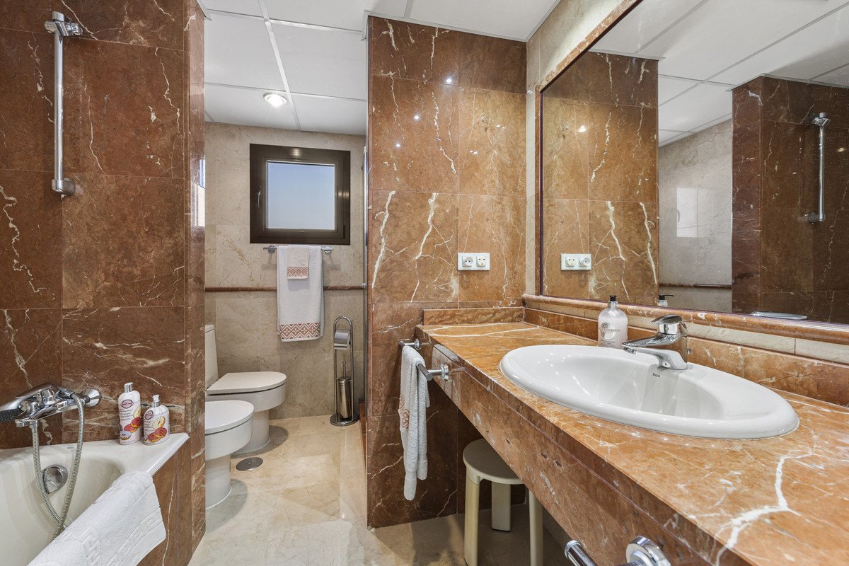 5 Bed Penthouse Duplex in Estepona