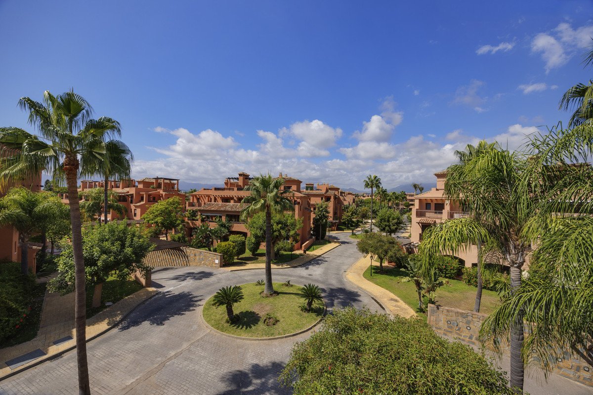 5 Bed Penthouse Duplex in Estepona