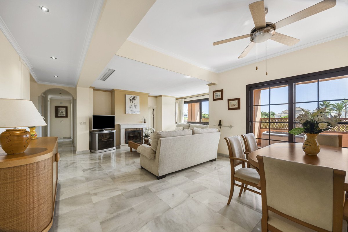 5 Bed Penthouse Duplex in Estepona