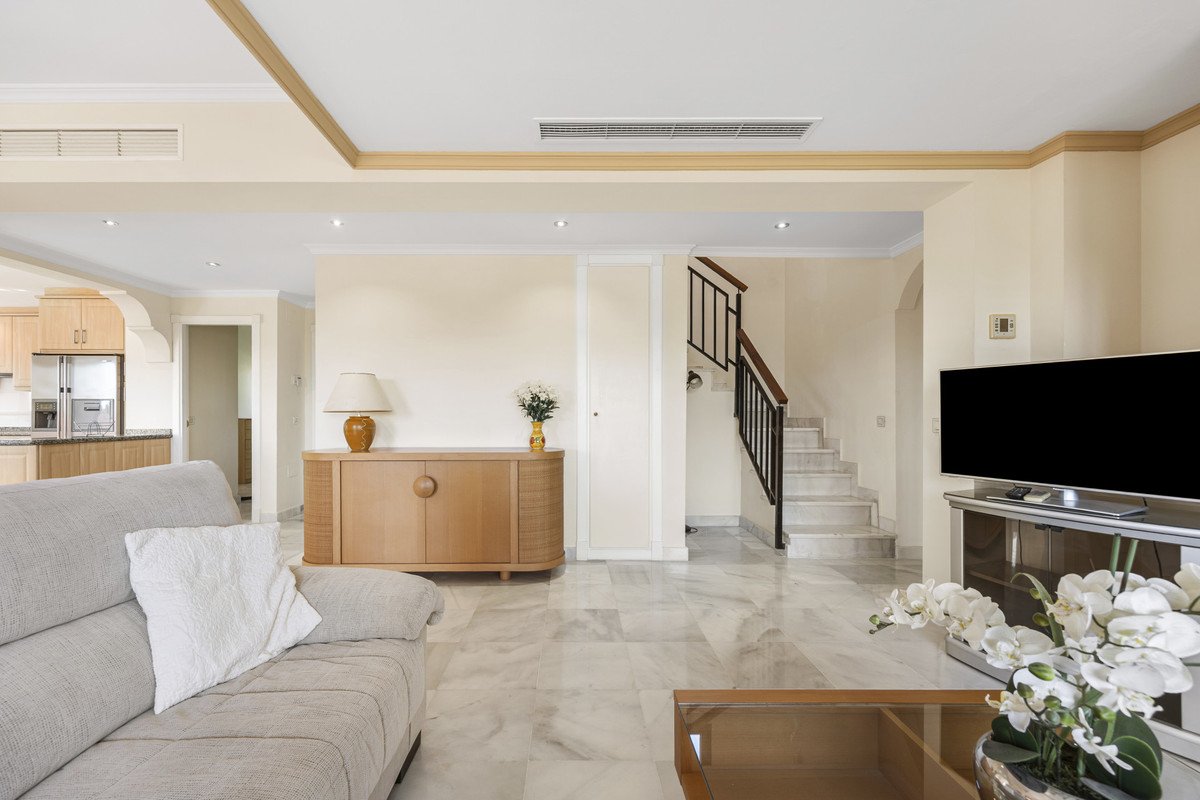 5 Bed Penthouse Duplex in Estepona